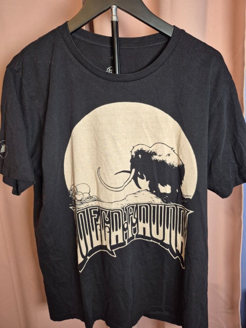 Mega Fauna Mammoth Graphic T Shirt Black Prehistoric Skull Artist Tee Size 4